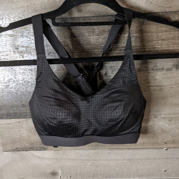 Victoria's Secret Other - Victoria Secret Victoria Sport bra 34a